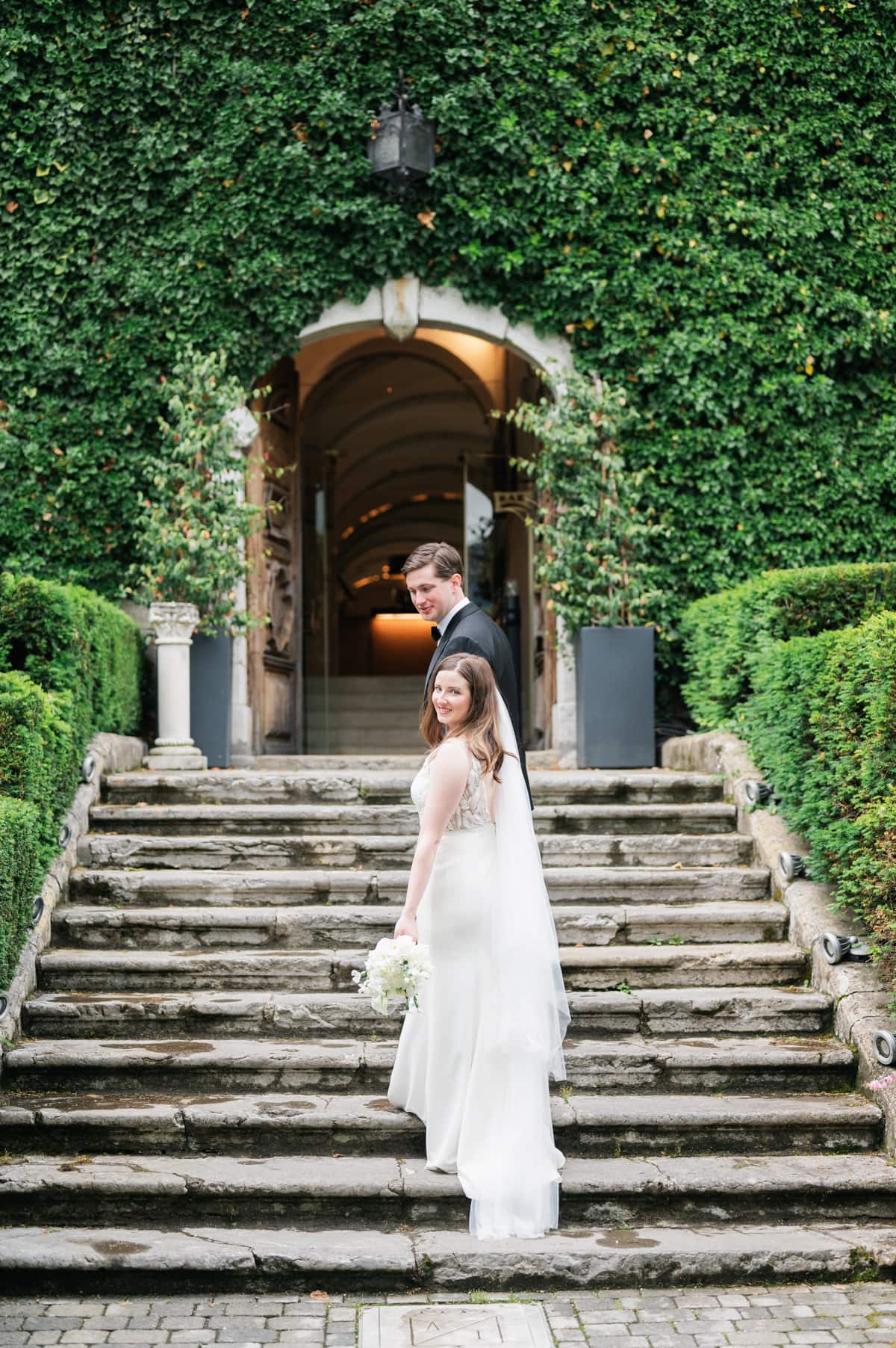 Photo de couple mariage Abbaye de Talloires